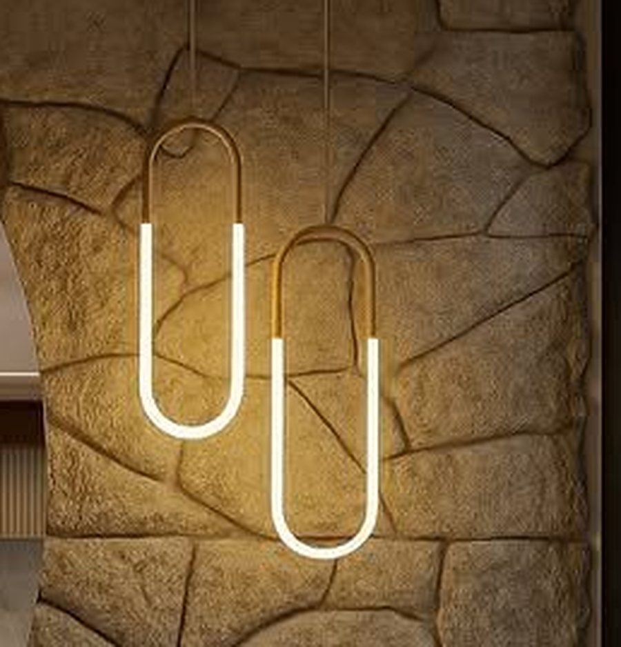 Pendentes de luz sobre a pedra natural